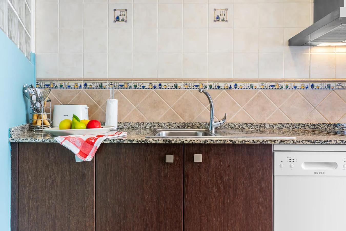 Apartamentos Turisticos As Cetareas Ринло Номер фото