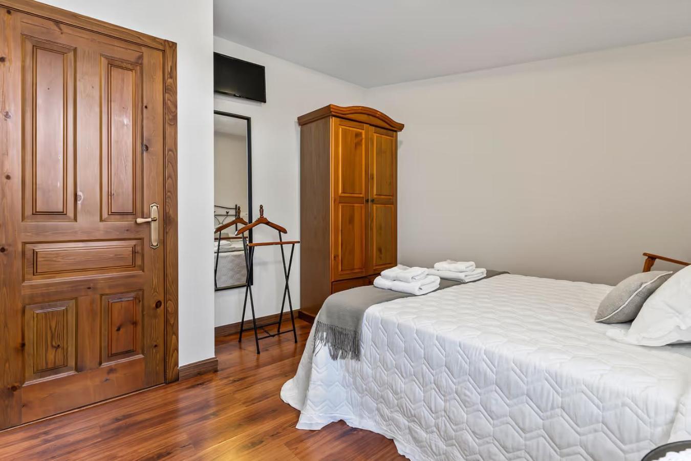 Apartamentos Turisticos As Cetareas Ринло Номер фото